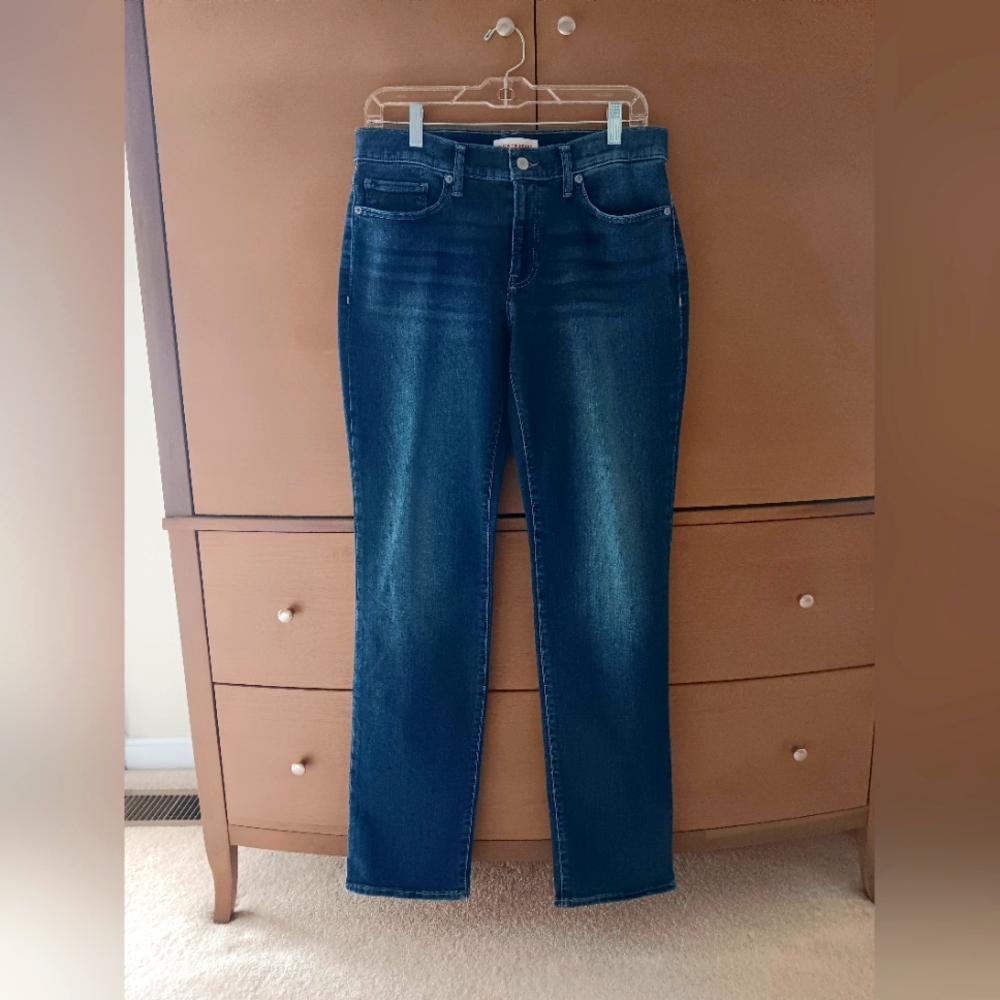 Lucky Brand Mid Rise Straight Jeans, Size 10/30R, Medium Blue